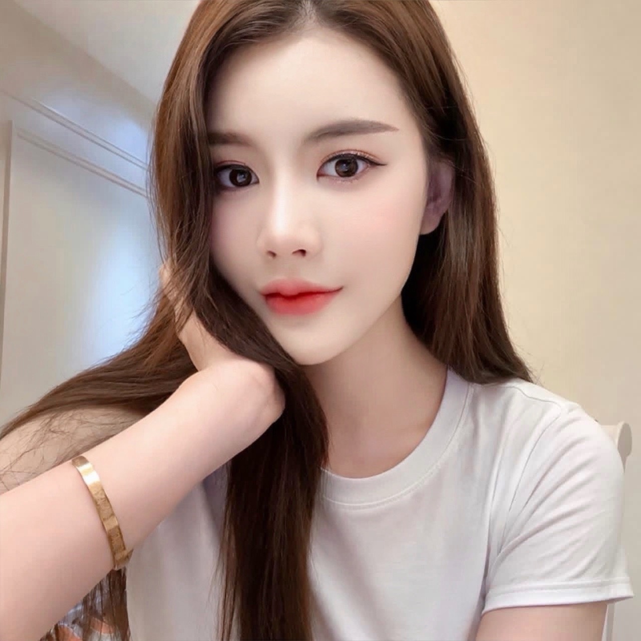 พลอย เขตธนบุรี