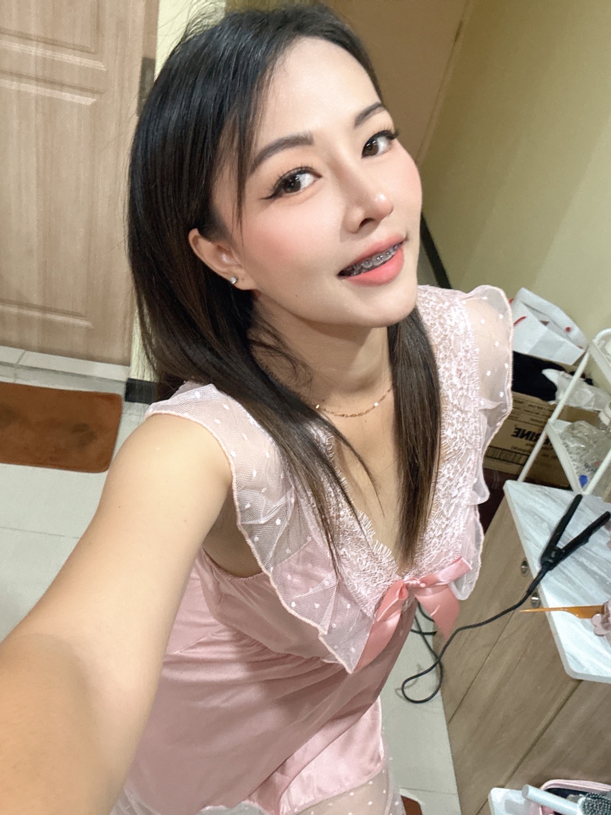 Jenny เขตดินแดง