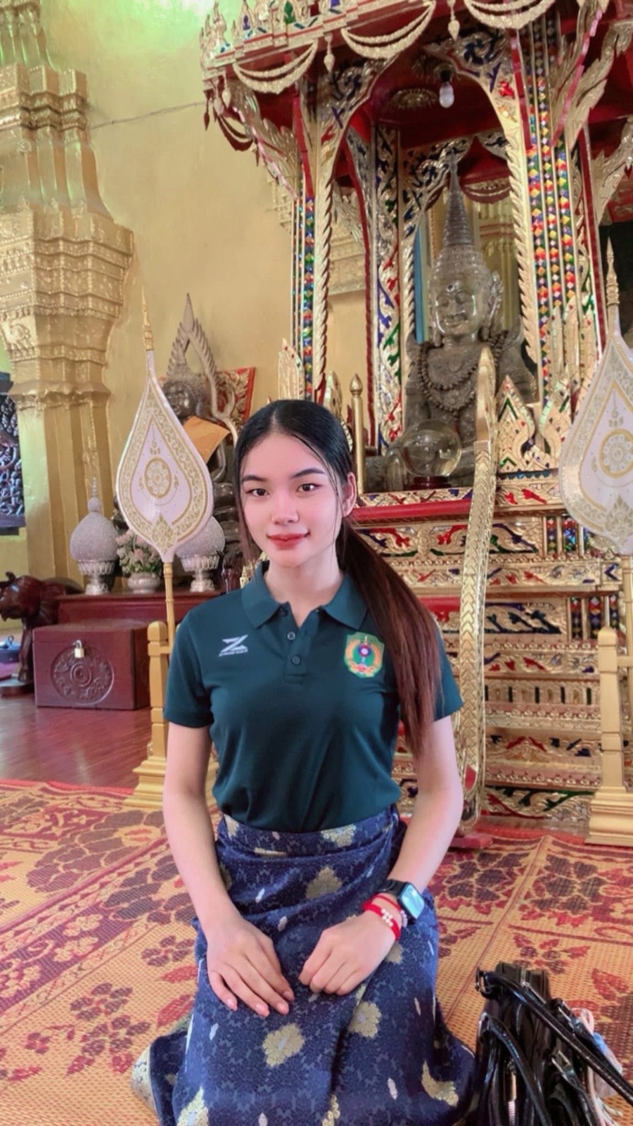 พลอย เขตธนบุรี