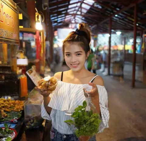 Npchune profile photo in Bang Khae
