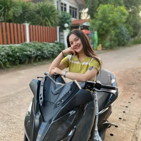 น้องเบลล์ ไซด์ไลน์ ลาดพร้าว130ราม81