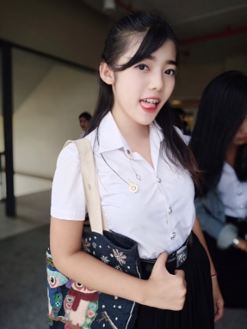 อาหมวย (ครึ่งไทย-จีน) ไซด์ไลน์ พัทยา pattaya
