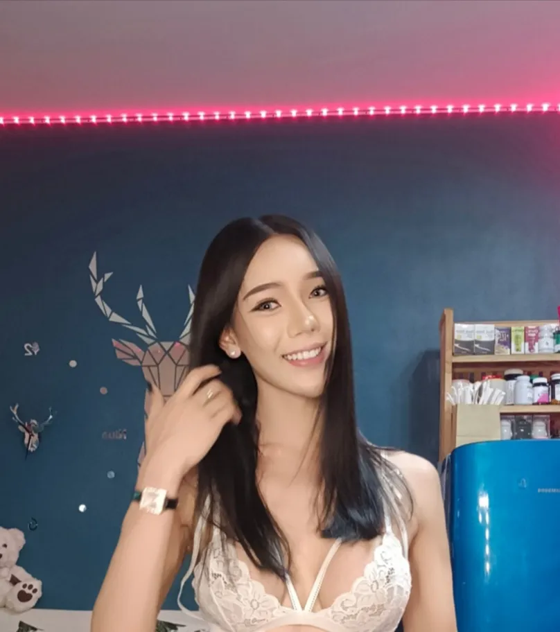 สาวสองนมงู