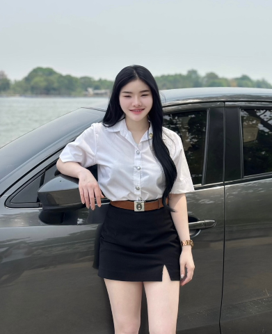 Blue profile photo in Din Daeng