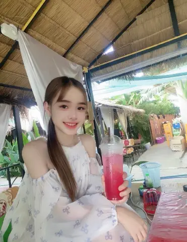 โอลีฟ ไซด์ไลน์ รัตนาธิเบศร์