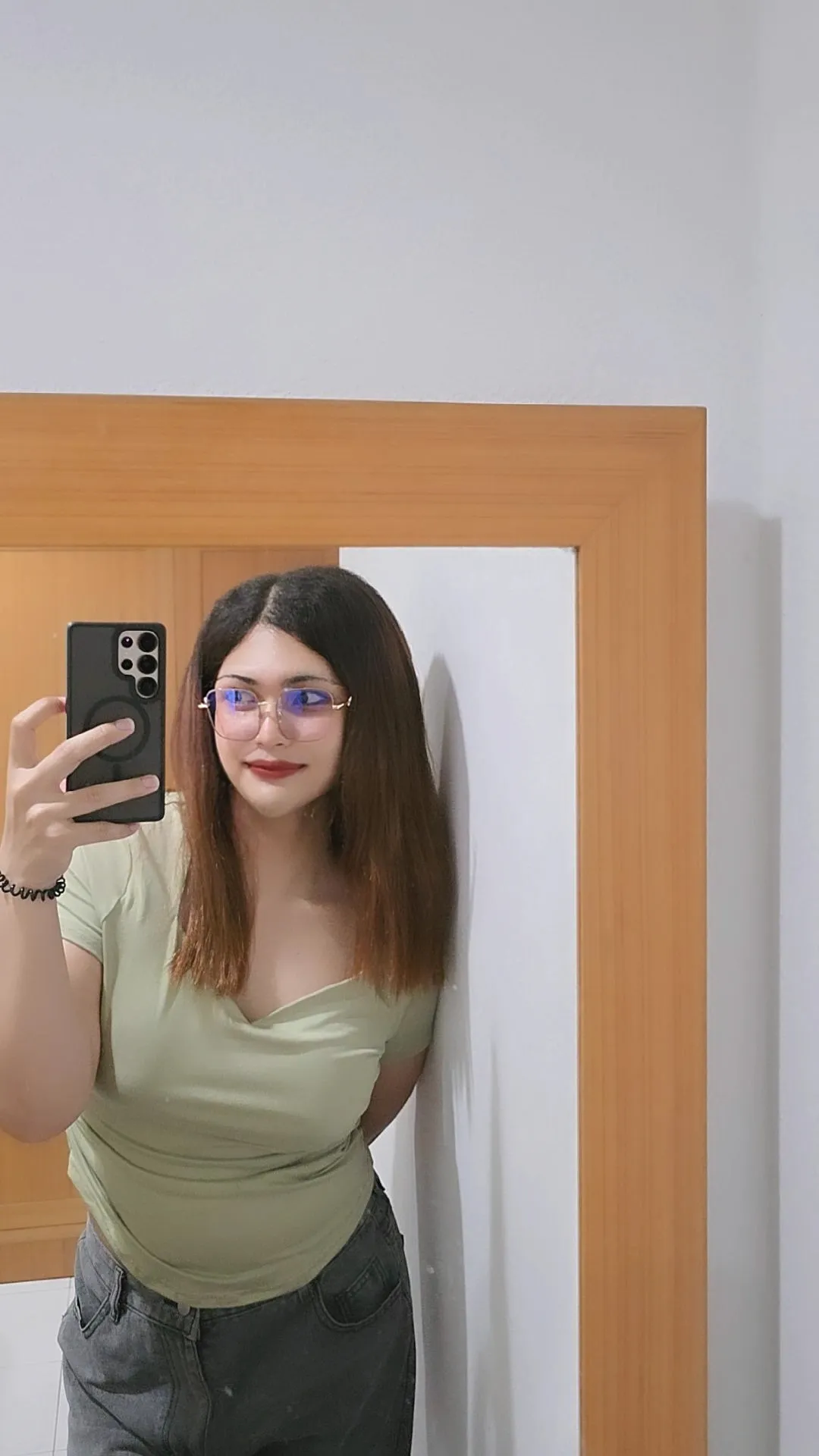 พลอยลี่