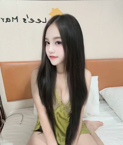 น้องพลอย จูบแลก