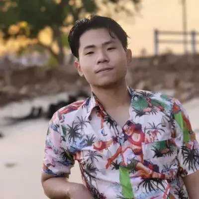 Neon profile photo in Yan Nawa